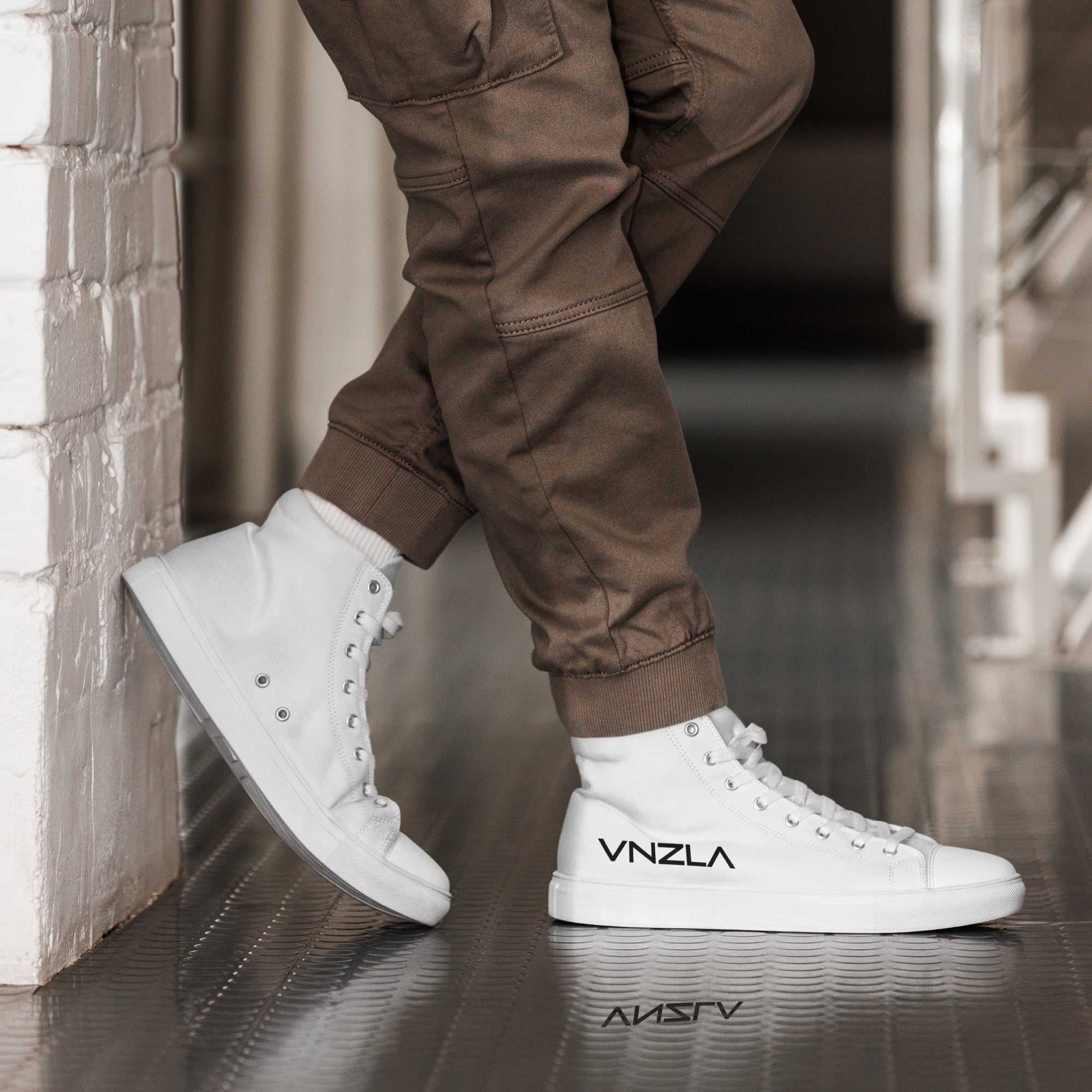 VNZLA Men’s high top heritage shoes
