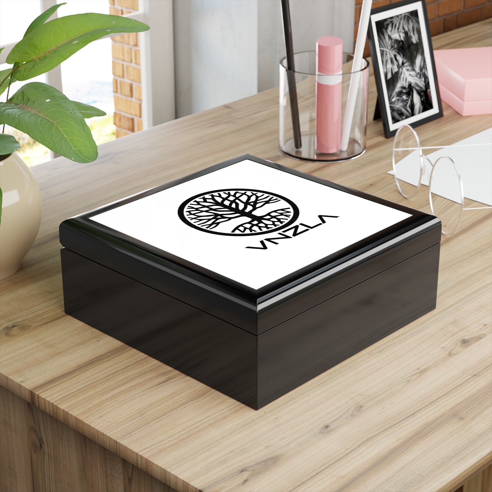 VNZLA Exclusive Jewelry Box