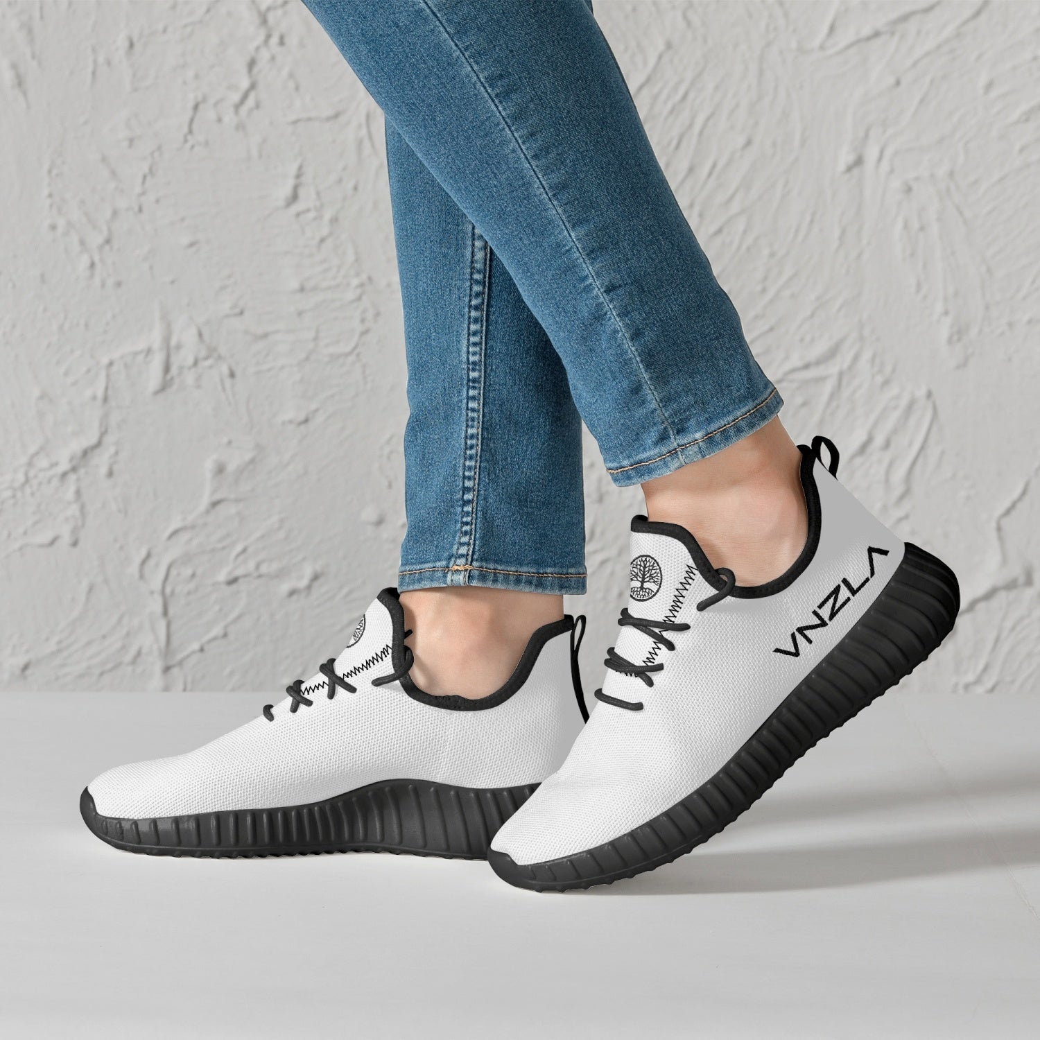 The Breeze- Mesh Knit Sneakers - White/Black